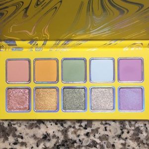 Kylie Jenner Calm before the Storm palette